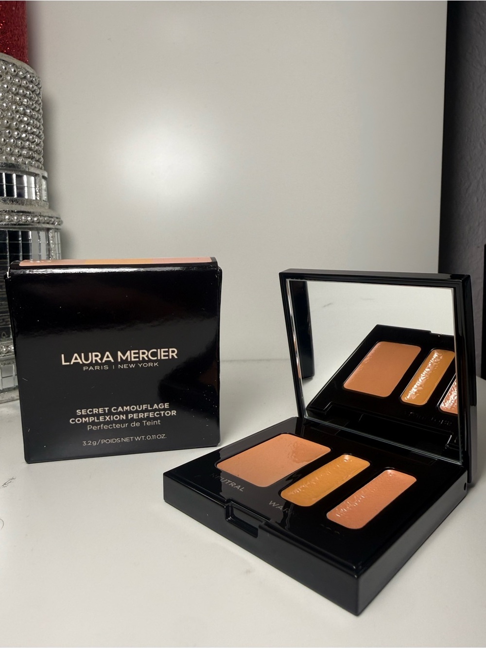 laura mercier Concealer Palette shade 3